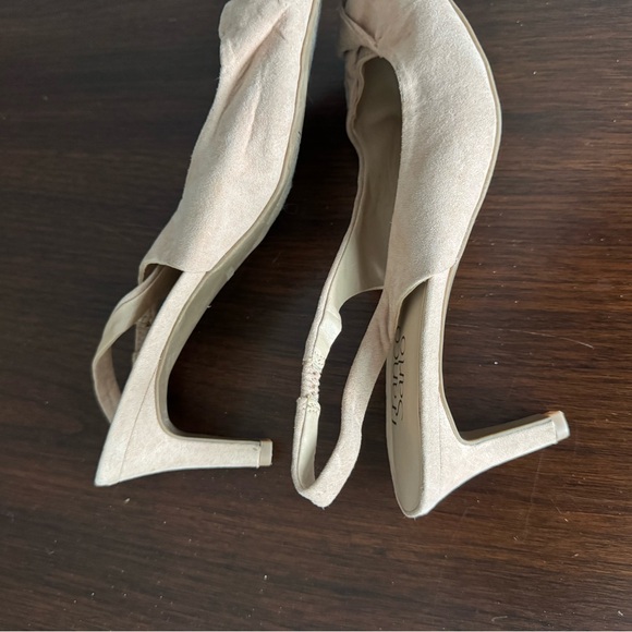 Franco Sarto Women's Beige Slingback Heels - Picture 4 of 6
